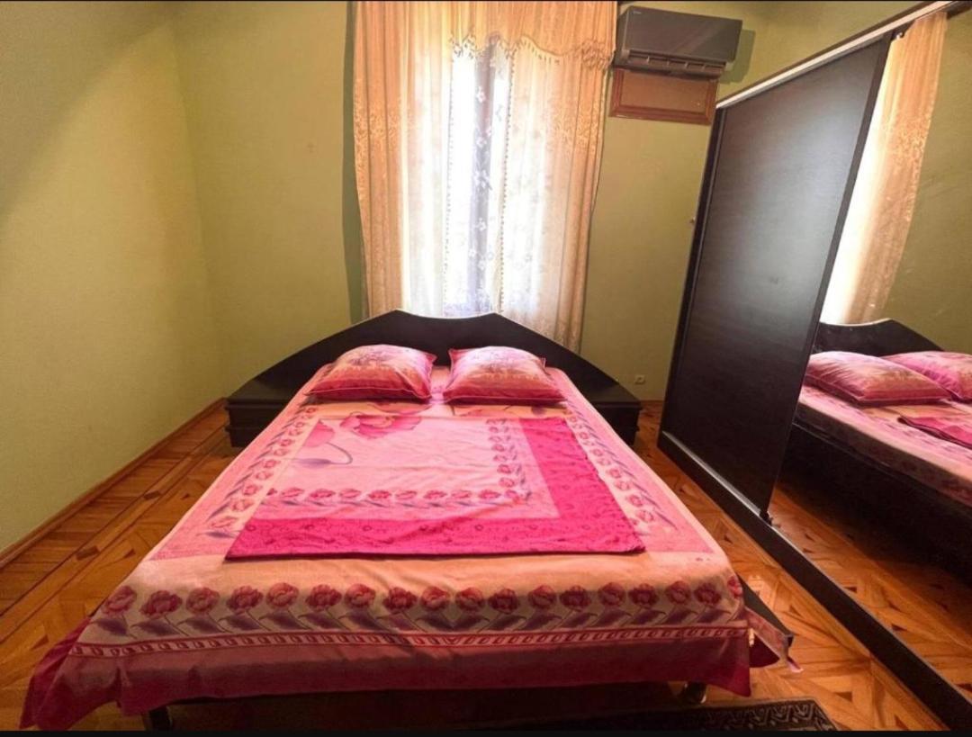 Hotel G I O Samtredia Bagian luar foto