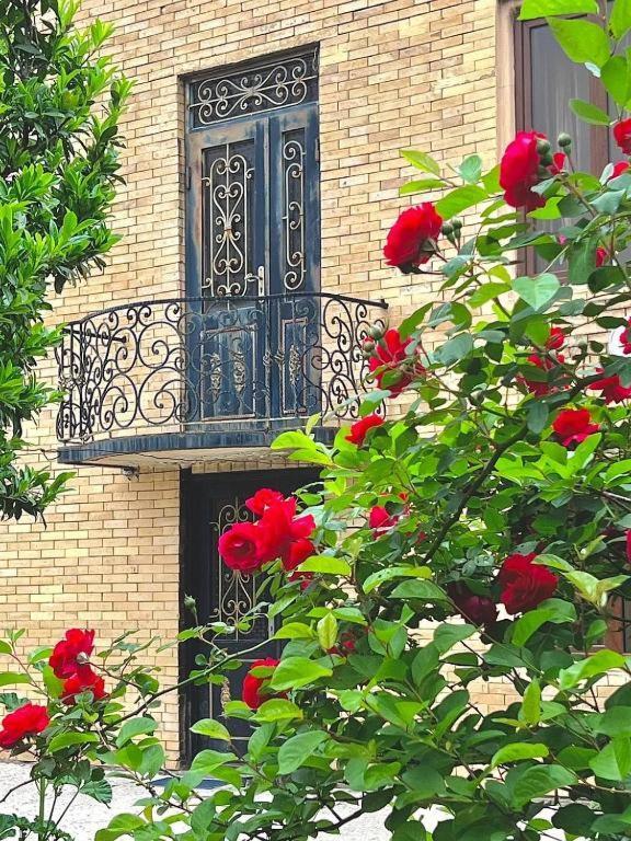 Hotel G I O Samtredia Bagian luar foto