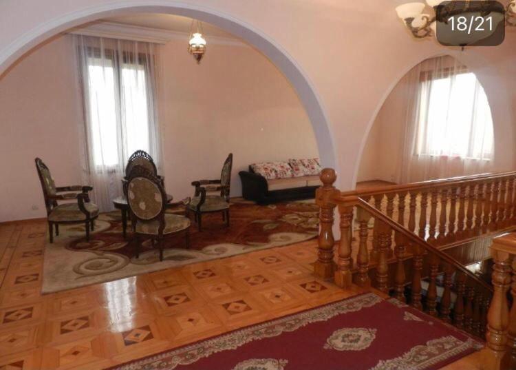Hotel G I O Samtredia Bagian luar foto