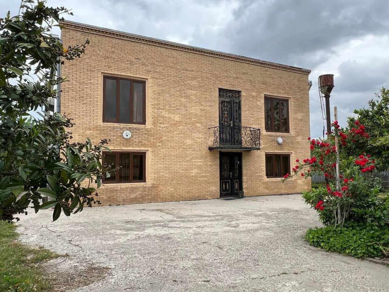 Hotel G I O Samtredia Bagian luar foto
